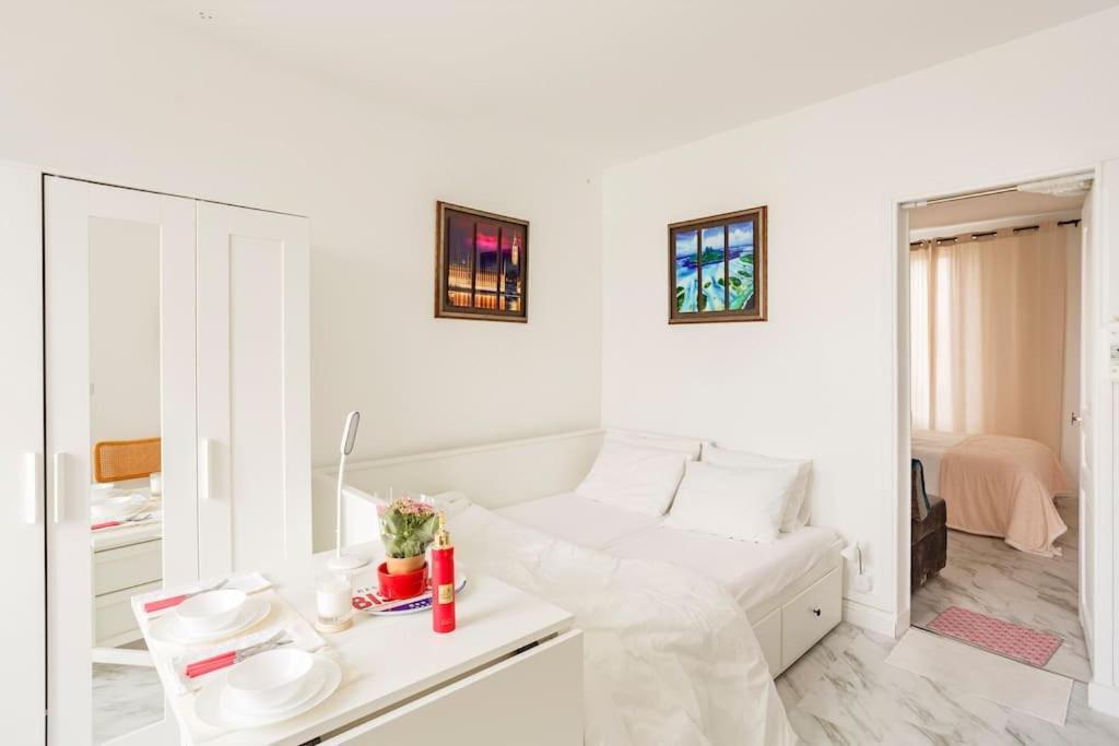 Paris Tourist Apartment, France Stains Eksteriør billede