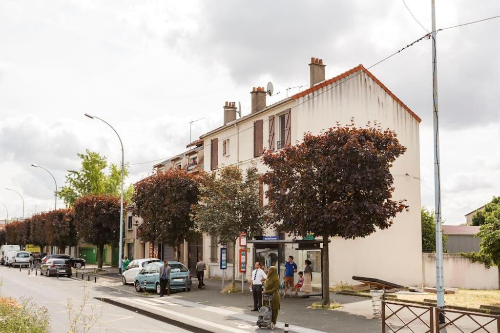 Paris Tourist Apartment, France Stains Eksteriør billede